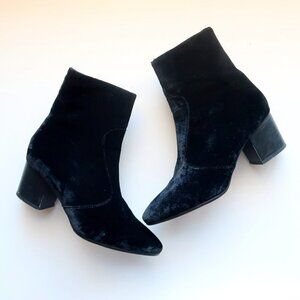 TopShop Black Velvet Almond Toe Block Heel Ankle Boots / Booties Size 7.5